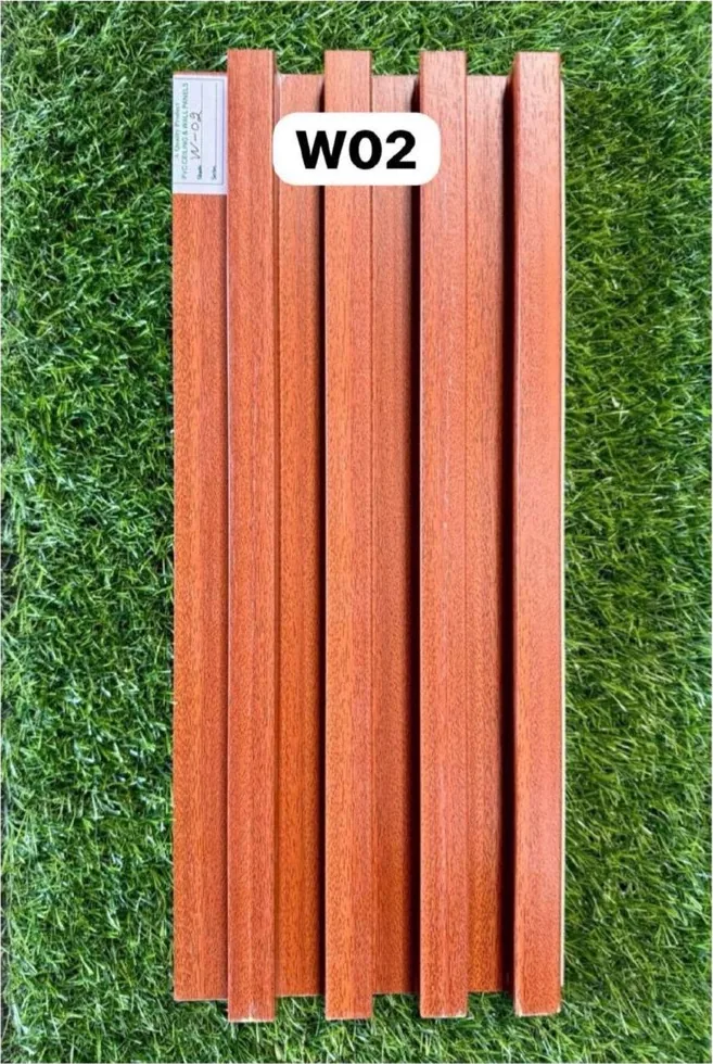 WPC louver W02 sample plank in redwood